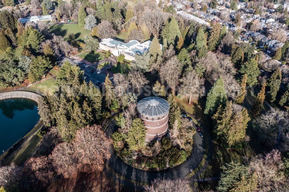 Seattle from the bird's eye view: Building of industrial monument water tower in Volunteer Park in Seattle in Washington, United States of America