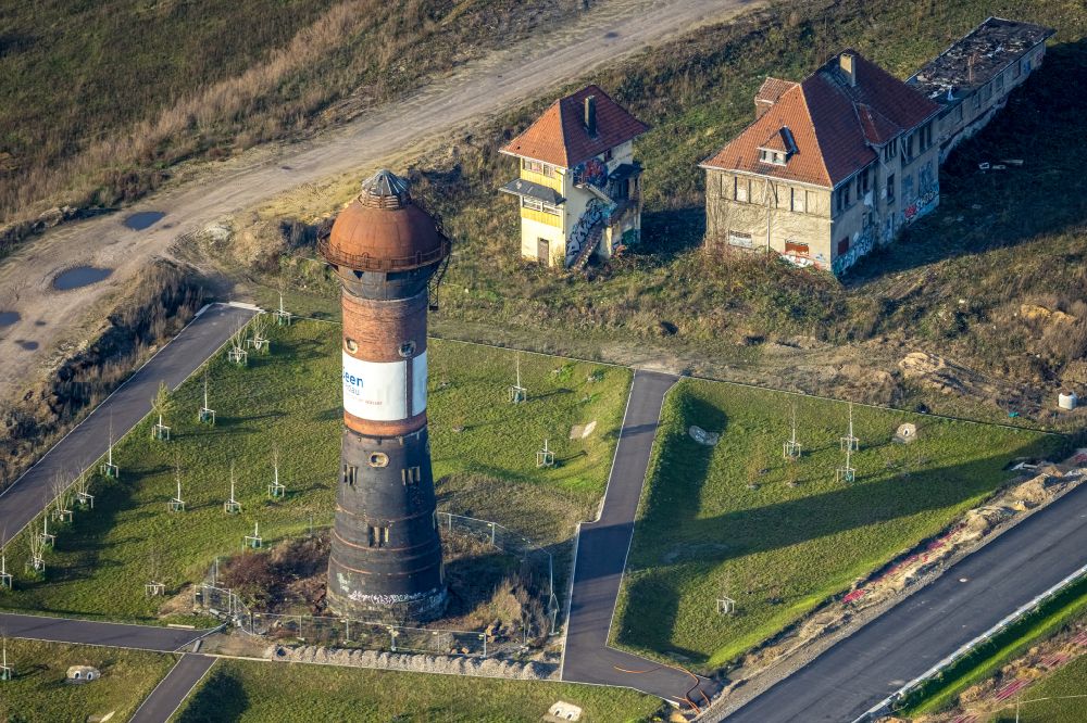Duisburg from the bird's eye view: Building of industrial monument water tower on Gelaende the formerly Rangierbahnhofes in the district Wedau in Duisburg at Ruhrgebiet in the state North Rhine-Westphalia, Germany