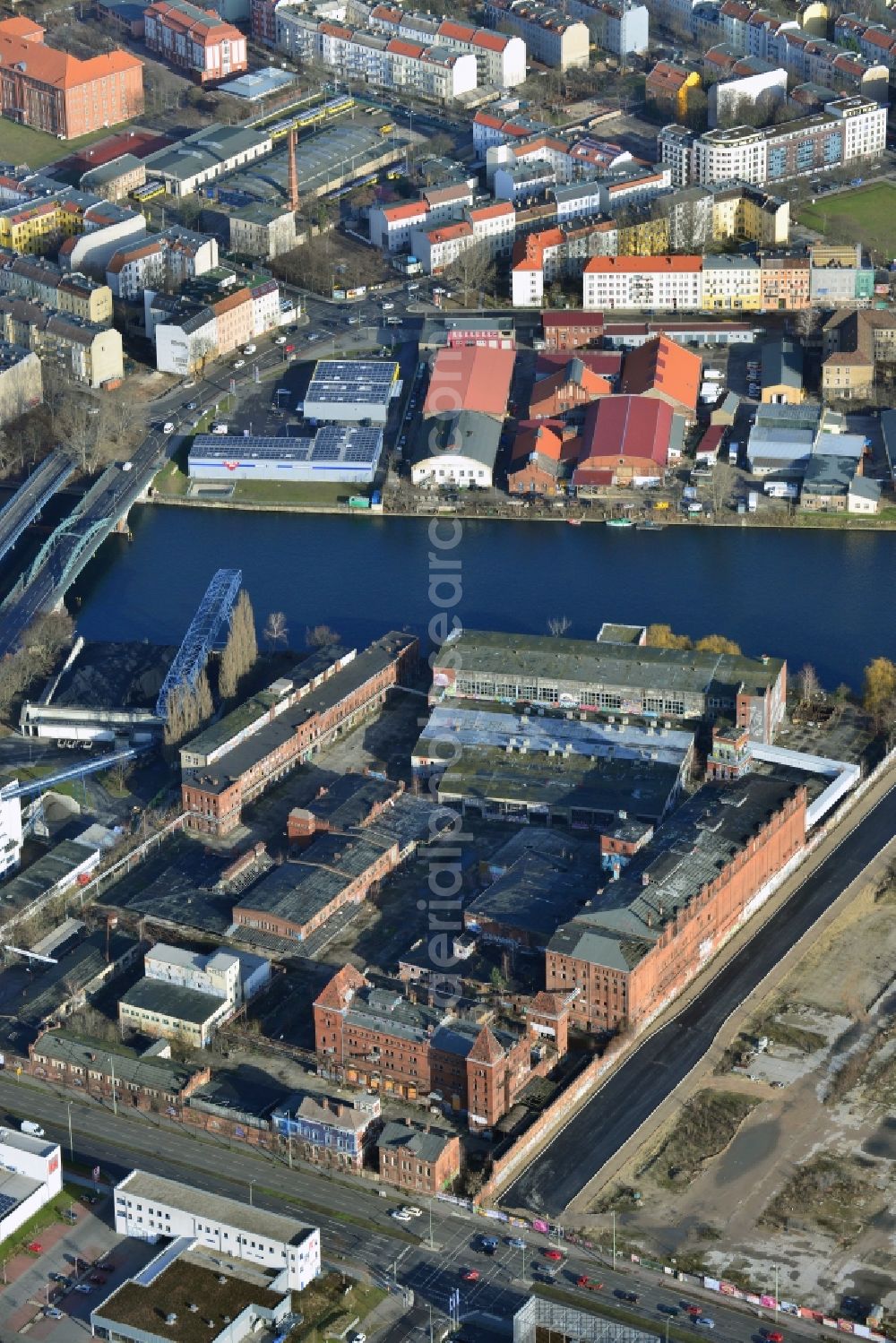 Aerial image Berlin - Industrial ruins of the former Baerenquell brewery at the Schnellerstrasse in Niederschoeneweide in Berlin