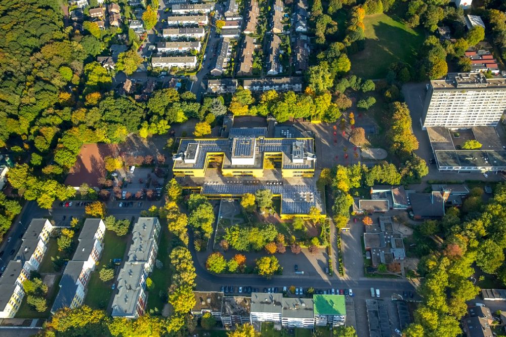 Aerial image Gladbeck - School building of Ingeborg-Drewitz-Gesamtschule in the Fritz Erler Strasse in Gladbeck in North Rhine-Westphalia