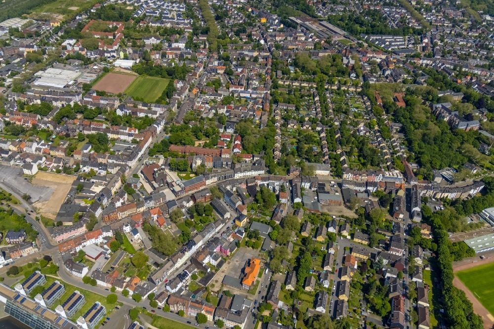 Aerial image Gelsenkirchen - Cityscape of the district in the district Ueckendorf in Gelsenkirchen at Ruhrgebiet in the state North Rhine-Westphalia, Germany