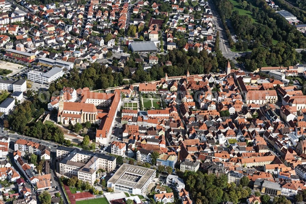 Amberg from the bird's eye view: Down town area with of Basilika St. Martin in Amberg in the state Bavaria, Germany