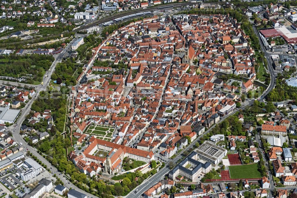 Aerial photograph Amberg - Down town area with of Basilika St. Martin on place Marktplatz in Amberg in the state Bavaria, Germany