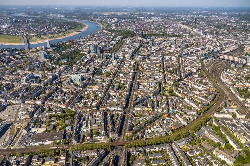 Aerial photograph Düsseldorf - Down town area along the Corneliusstrasse in the district Carlstadt in Duesseldorf in the state North Rhine-Westphalia, Germany