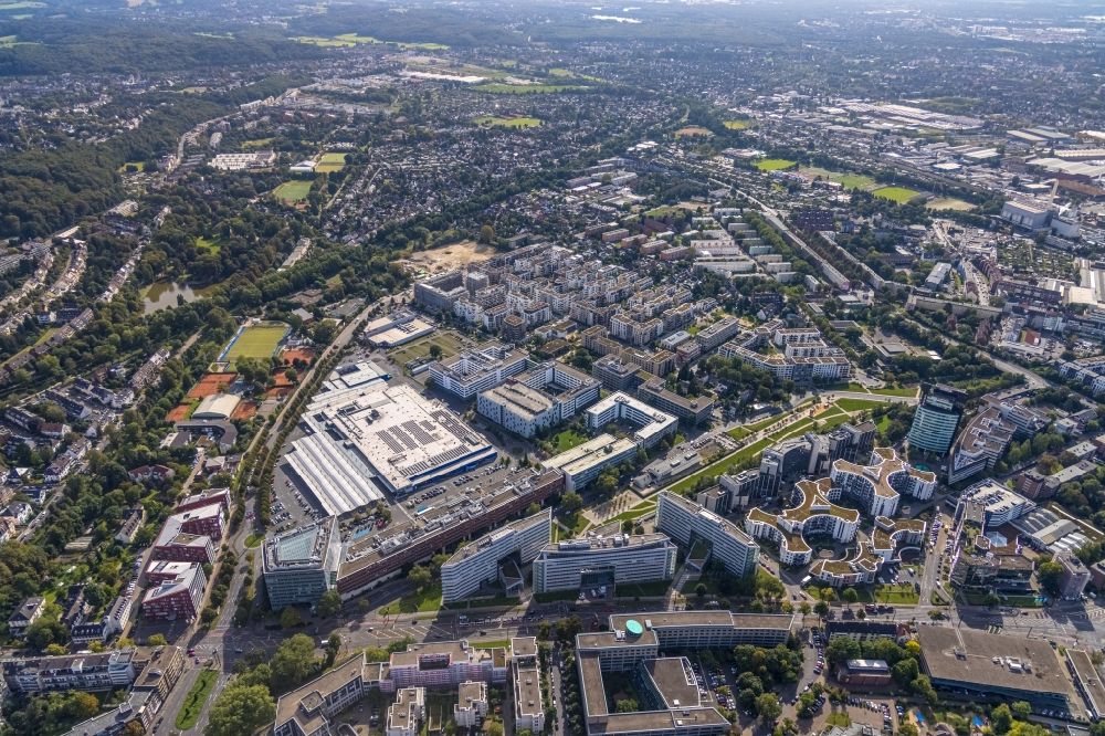 Aerial image Düsseldorf - Down town area along the Schlueterstrasse - Walter-Eucken-Strasse - Hohenzollernallee in the district Flingern-Nord in Duesseldorf in the state North Rhine-Westphalia, Germany