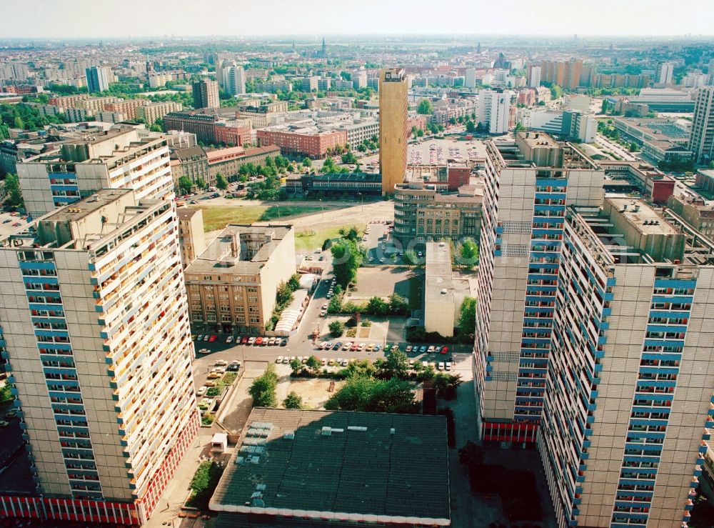Aerial photograph Berlin Mitte - Downtown area with high-rise buildings on Leipziger Strasse - Krausenstrasse and the school building at the Jerusalem road overlooking the Axel Springer Building in Berlin Mitte