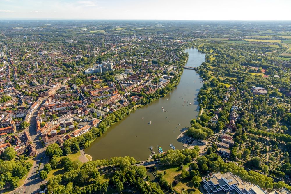 Aerial image Münster - City view of the downtown area on the shore areas Aasee in the district Pluggendorf in Muenster in the state North Rhine-Westphalia, Germany