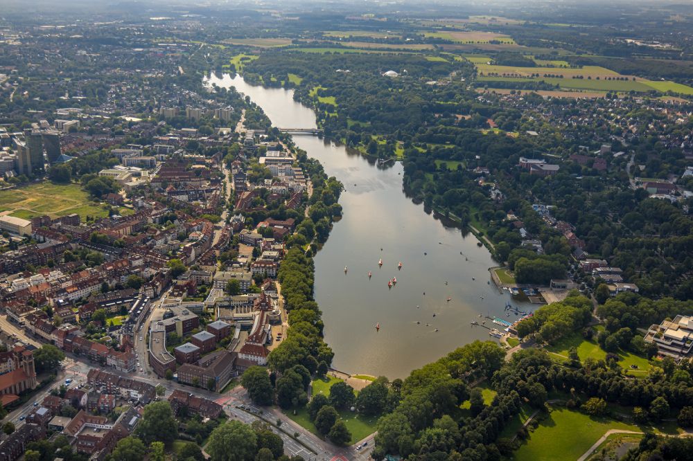 Aerial photograph Münster - City view of the downtown area on the shore areas Aasee in the district Pluggendorf in Muenster in the state North Rhine-Westphalia, Germany