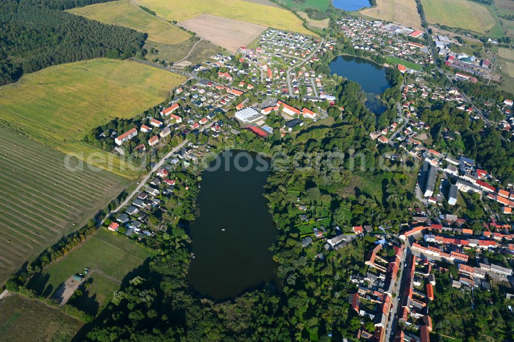 Aerial photograph Liebenwalde - City view of the downtown area on the shore areas Beverinsee on street Am Weinberg in Liebenwalde in the state Brandenburg, Germany