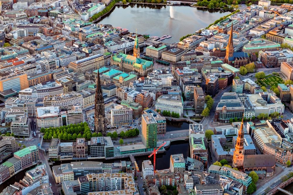 Aerial photograph Hamburg - City view of the downtown area on the shore areas of Binnenalster in Hamburg, Germany
