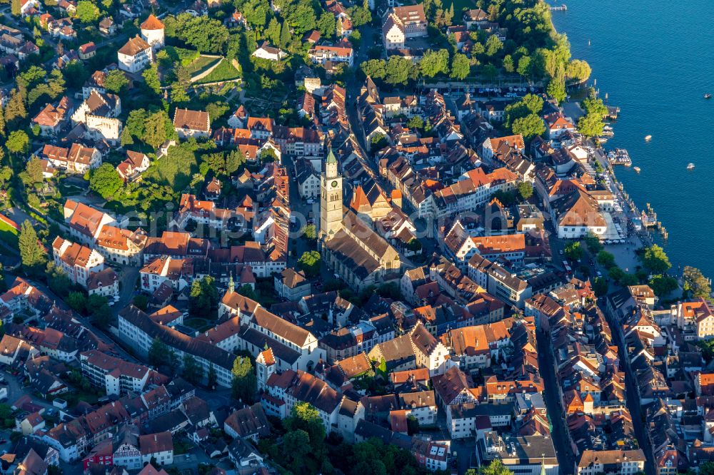 Aerial photograph Überlingen - City view of the downtown area on the shore areas of Lake of Constance in Ueberlingen in the state Baden-Wuerttemberg, Germany