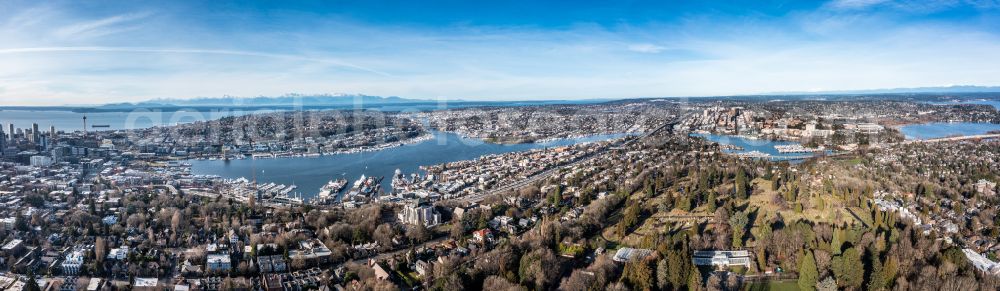 Aerial photograph Seattle - City view of the downtown area on the shore areas Lake Union in Seattle in Washington, United States of America