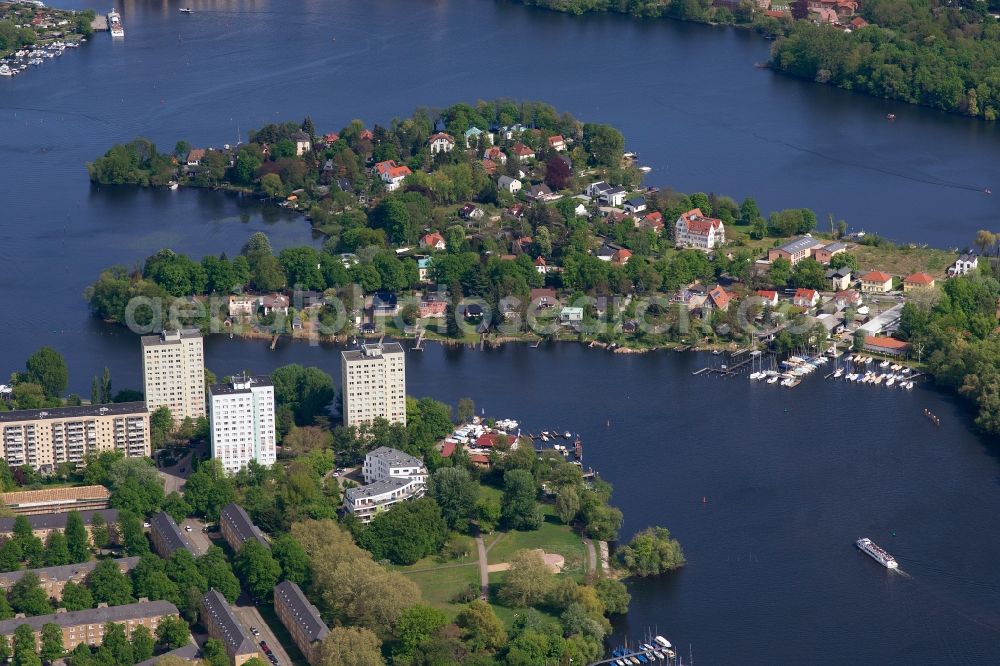 Aerial image Potsdam - City view of the downtown area on the shore areas Neustaedter Havelbucht in Potsdam in the state Brandenburg, Germany