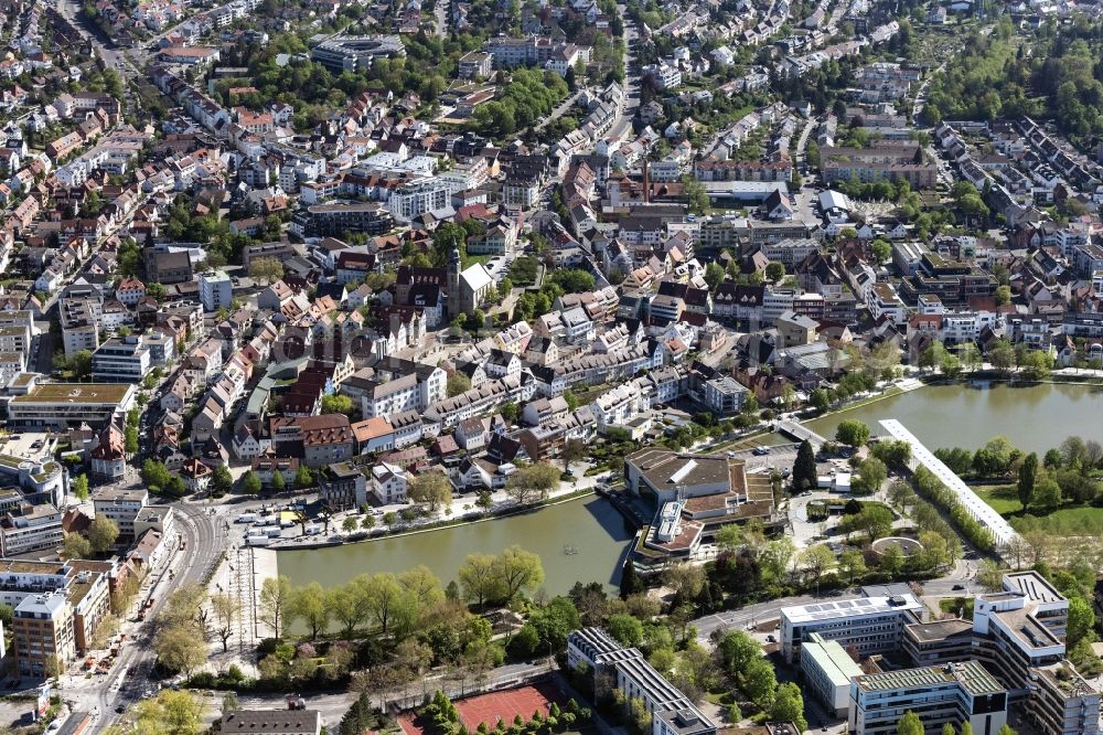Aerial image Böblingen - City view of the downtown area on the shore areas Oberen and Unteren See in Stadtgarten in Boeblingen in the state Baden-Wuerttemberg, Germany