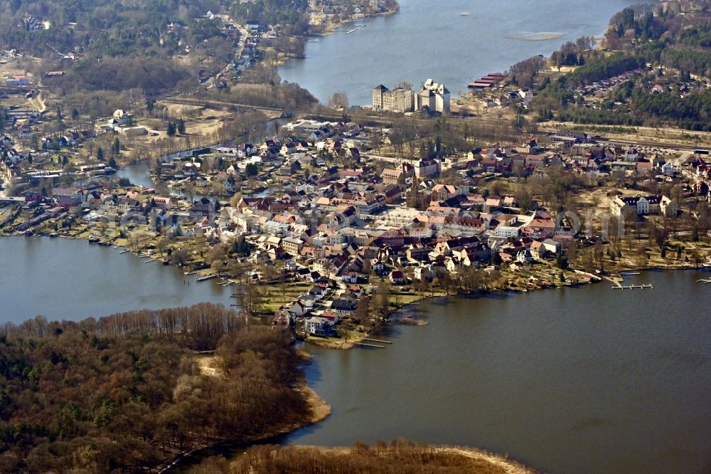 Fürstenberg/Havel from above - City view of the downtown area on the shore areas Schwedtsee - Baalensee in Fuerstenberg/Havel in the state Brandenburg, Germany