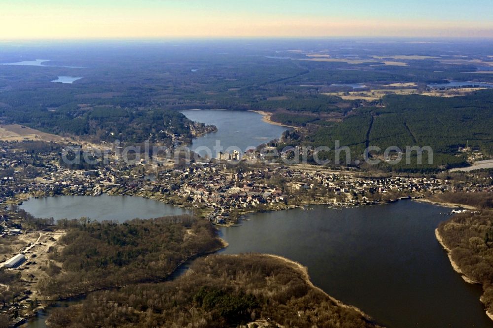 Aerial image Fürstenberg/Havel - City view of the downtown area on the shore areas Schwedtsee - Baalensee in Fuerstenberg/Havel in the state Brandenburg, Germany