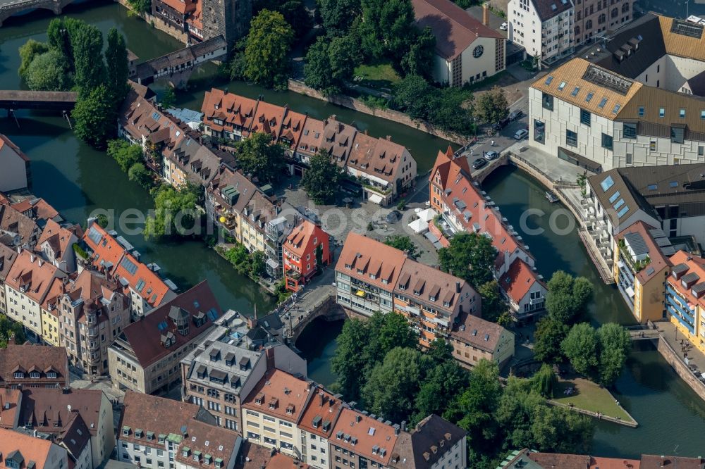 Nürnberg from the bird's eye view: Island on the banks of the river course of Pegnitz in Nuremberg in the state Bavaria, Germany