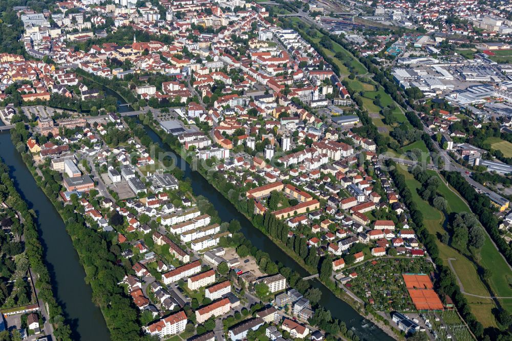 Aerial image Landshut - Island area Hammerinsel between Isar and little Isar with the village center in Landshut in the state Bavaria, Germany