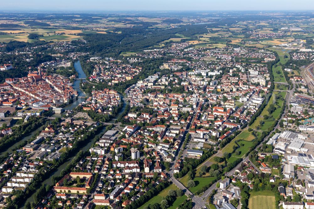 Aerial photograph Landshut - Island area Hammerinsel between Isar and little Isar with the village center in Landshut in the state Bavaria, Germany