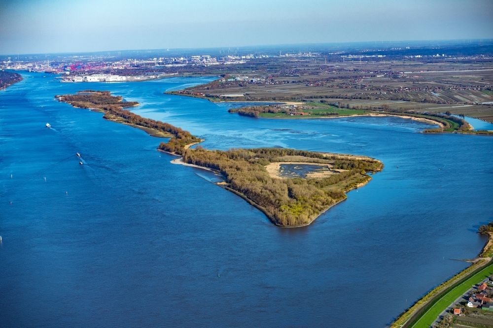 Wedel from the bird's eye view: Hanskalbsand island in the Elbe near Wedel in the state of Schleswig Holstein