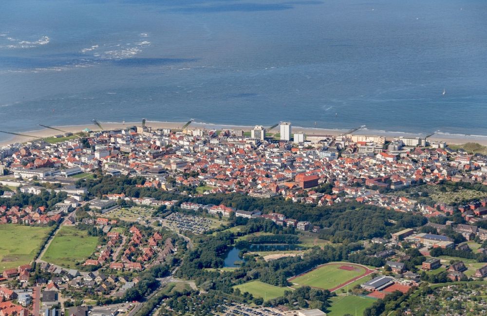Norderney from the bird's eye view: Island area Norderney with the village center in Norderney in the state Lower Saxony, Germany