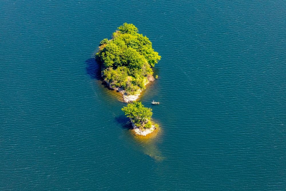 Aerial image Bringhausen - Island on the banks of the river course of Eder in Bringhausen in the state Hesse, Germany