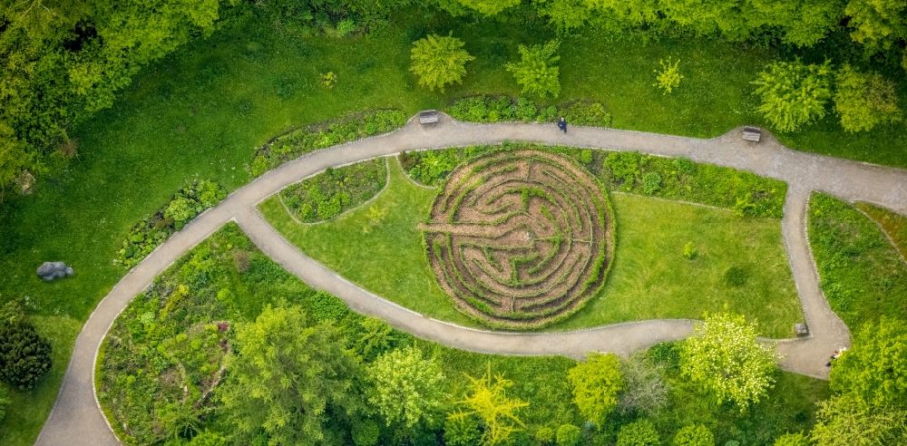 Herdecke from above - Maze - Labyrinth in the park at the Herdecke Community Hospital on Gerhard-Kienle-Weg in the district Westende in Herdecke in the state North Rhine-Westphalia, Germany