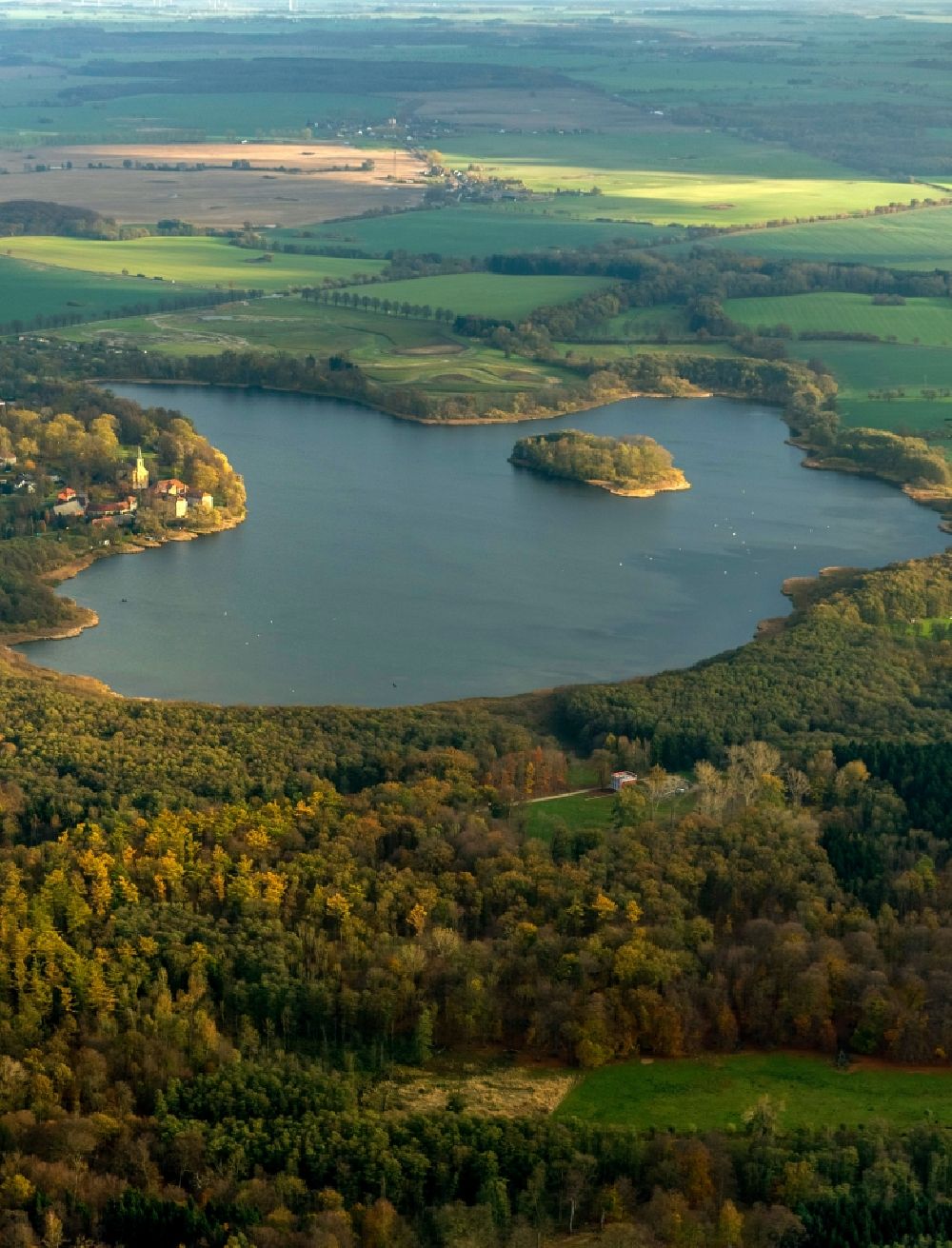 Ivenack from the bird's eye view: View of the lake Ivenacker See in Ivenack in the state Mecklenburg-West Pomerania