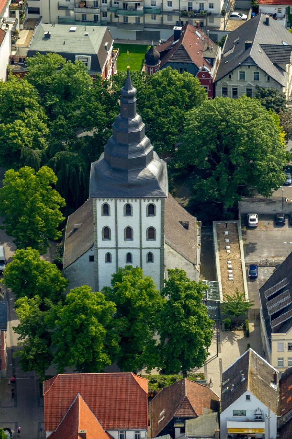 Lippstadt from the bird's eye view: View of the church Jacobikirche in Lippstadt in the state North Rhine-Westphalia