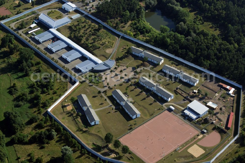 Aerial image Neustrelitz - Prison grounds and high security fence Prison on Kaulksee in the district Fuerstensee in Neustrelitz in the state Mecklenburg - Western Pomerania, Germany
