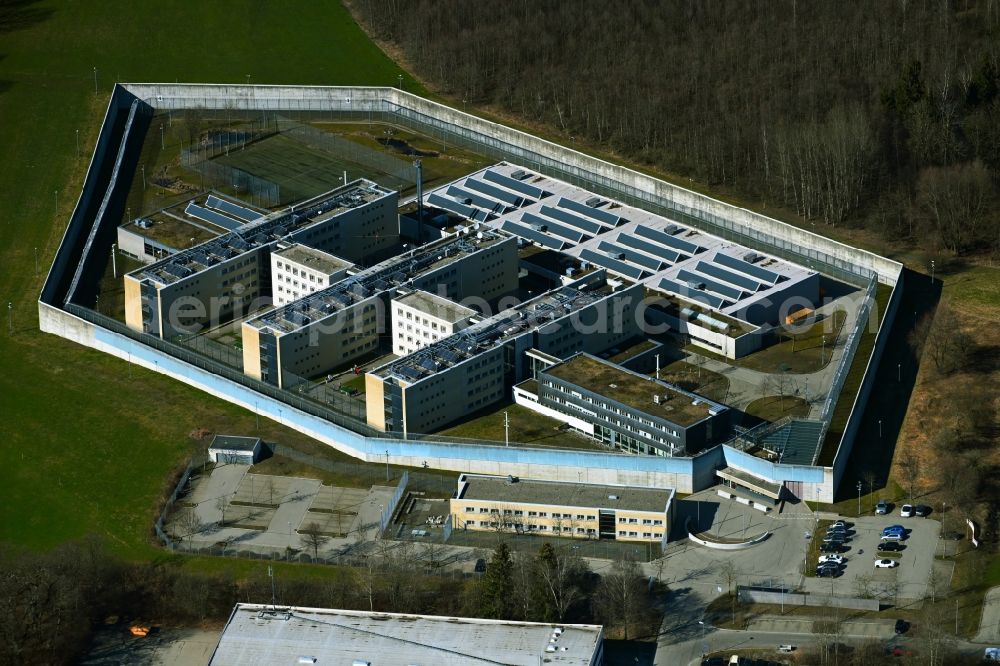 Aerial image Kempten (Allgäu) - Prison grounds and high security fence Prison in Kempten (Allgaeu) in the state Bavaria, Germany