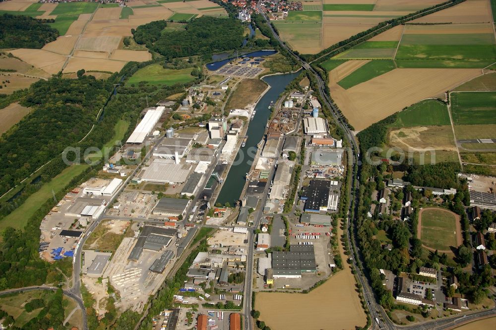 Aerial image Hildesheim - Ship moorings at the inland harbor basin on the banks of Stichkanal in the district Nordstadt in Hildesheim in the state Lower Saxony, Germany