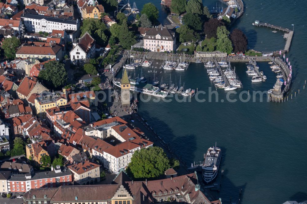 Lindau (Bodensee) from the bird's eye view: Ship moorings at the inland harbor basin on the banks of Lake of Constance in Lindau (Bodensee) at Bodensee in the state Bavaria, Germany