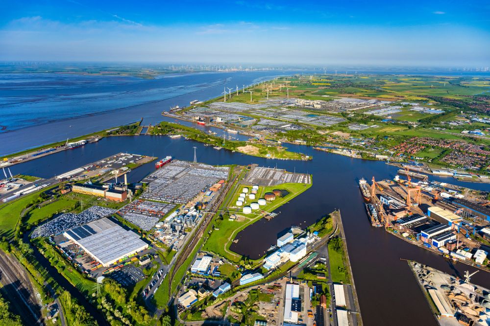 Aerial image Emden - Ship moorings at the inland harbor basin on the banks of the Ems in Emden in the state Lower Saxony, Germany