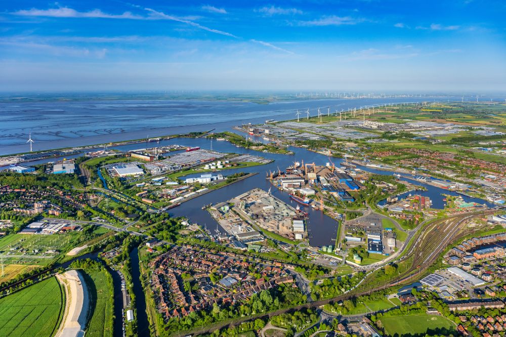 Aerial image Emden - Ship moorings at the inland harbor basin on the banks of the Ems in Emden in the state Lower Saxony, Germany