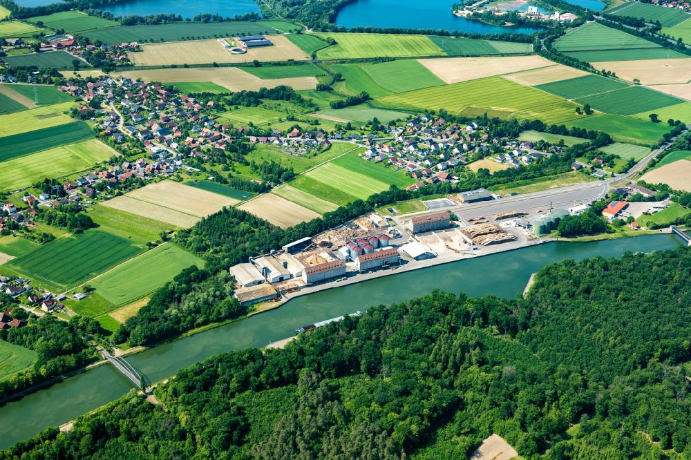 Aerial image Berenbusch - Ship moorings at the inland harbor basin on the banks of the Mittelland Canal on street Hafen Berenbusch in Berenbusch in the state Lower Saxony, Germany