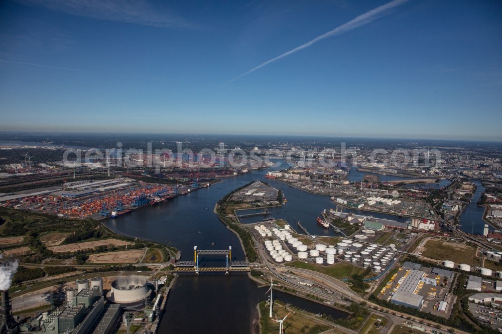 Aerial photograph Hamburg - Ship moorings at the inland harbor basin on the banks of the Suederelbe - Blumensandhafen - Kattwykhafen in the district Altenwerder in Hamburg, Germany