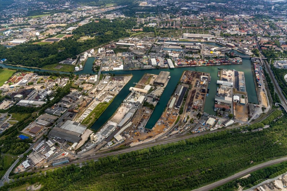 Aerial image Dortmund - Quays and boat moorings at the port of the inland port Dortmunder Hafen AG on Speicherstrasse in Dortmund in the state North Rhine-Westphalia, Germany