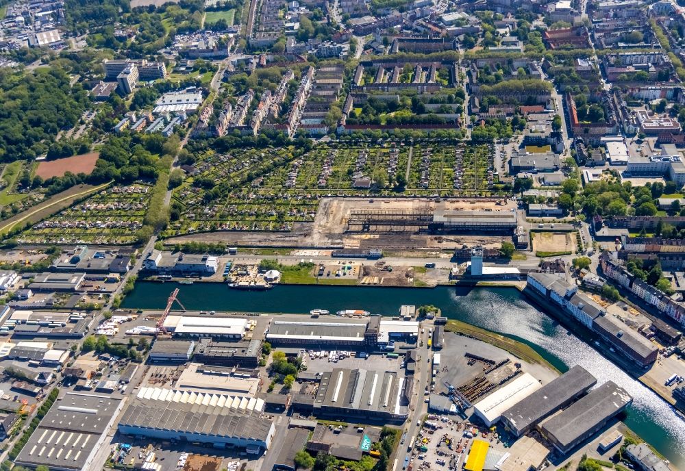 Dortmund from the bird's eye view: Quays and boat moorings at the port of the inland port Dortmunder Hafen AG on Speicherstrasse in Dortmund at Ruhrgebiet in the state North Rhine-Westphalia, Germany