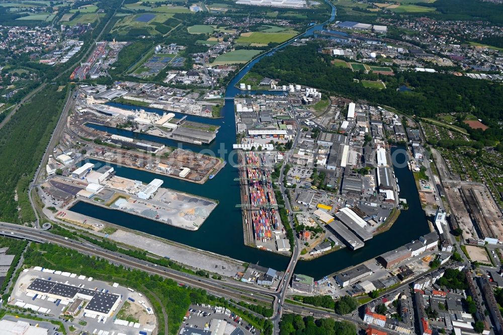 Aerial photograph Dortmund - Quays and boat moorings at the port of the inland port Dortmunder Hafen AG on Speicherstrasse in Dortmund at Ruhrgebiet in the state North Rhine-Westphalia, Germany