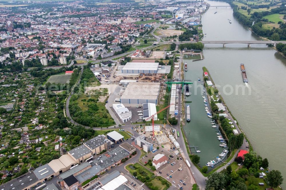 Aerial image Worms - Quays and boat moorings at the port of the inland port Flosshafen on Rhein in Worms in the state Rhineland-Palatinate, Germany