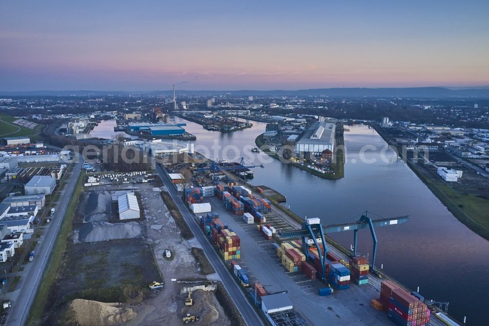 Aerial photograph Karlsruhe - Quays and boat moorings at the port of the inland port Rhein in Karlsruhe in the state Baden-Wurttemberg, Germany