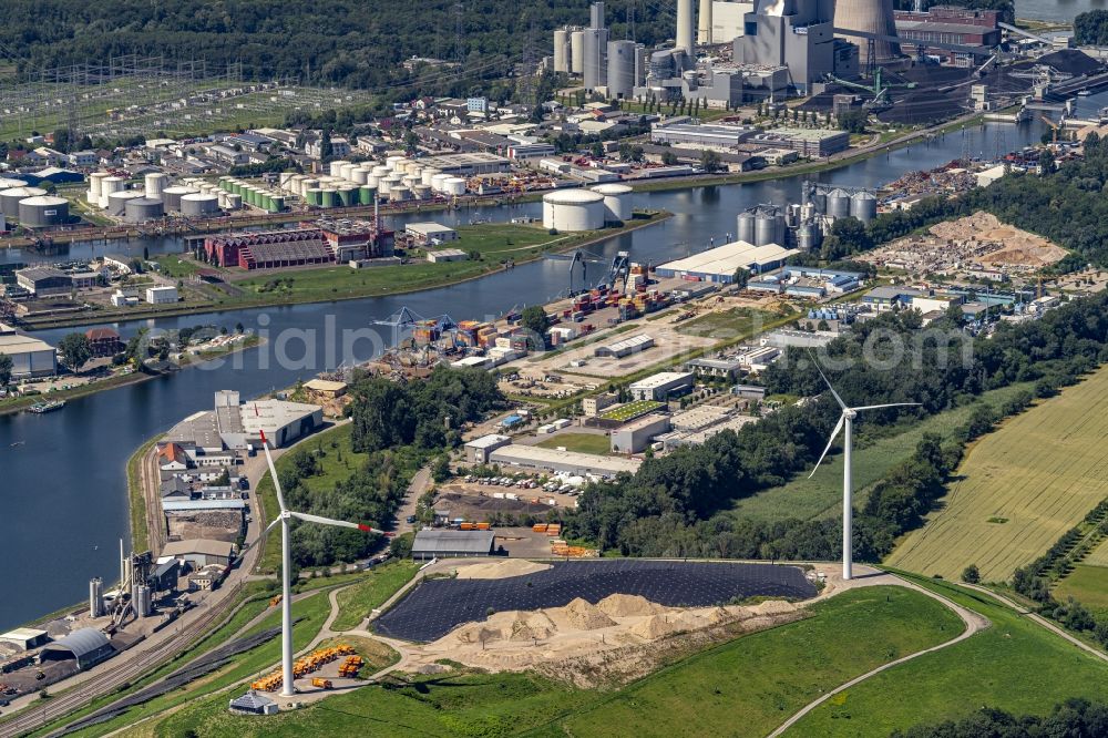 Aerial image Karlsruhe - Quays and boat moorings at the port of the inland port Rheinhafen in Karlsruhe in the state Baden-Wuerttemberg, Germany