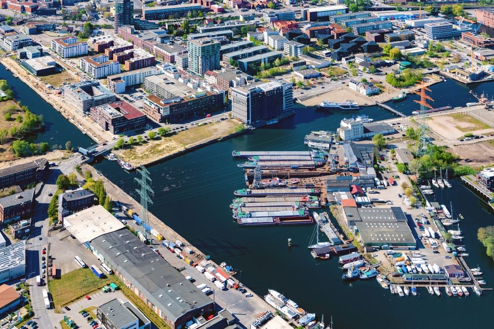 Aerial image Hamburg - Quays and boat moorings at the port of the inland port on the southern Elbe in the district Harburg in Hamburg, Germany