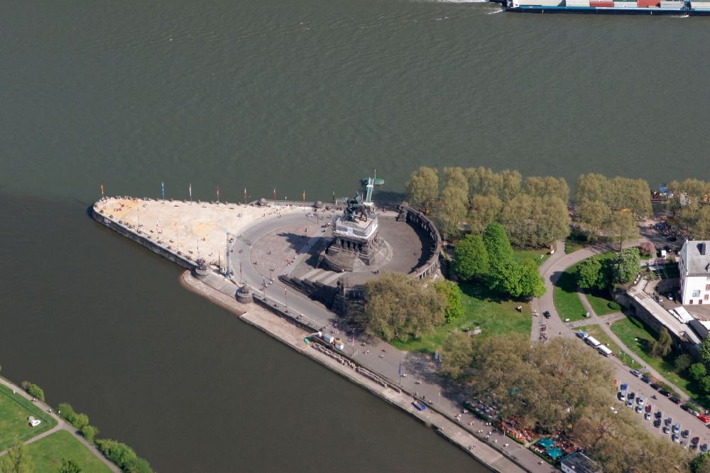 Aerial photograph Koblenz - Kaiser Wilhelm I. monument at the confluence of the Rhine and Mosel in Koblenz in Rhineland-Palatinate