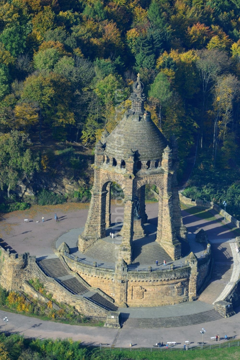 Aerial photograph Porta Westfalica - View of the Kaiser Wilhelm Memorial Porta Westfalica in North Rhine-Westphalia