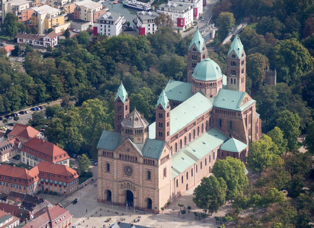 Speyer from the bird's eye view: Speyer Cathedral in Speyer in Rhineland-Palatinate. The cathedral stands on the UNESCO list of World Heritage Sites