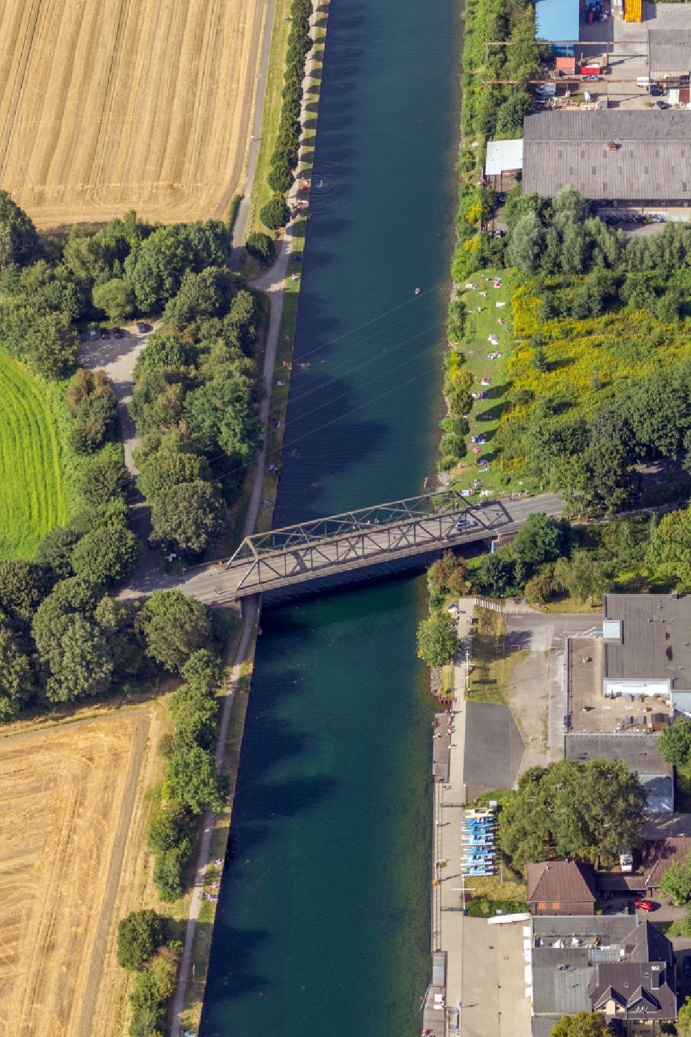 Aerial image Dortmund - View of the canal bridge across the Dortmund-Ems-Canal in Dortmund in the state North Rhine-Westphalia
