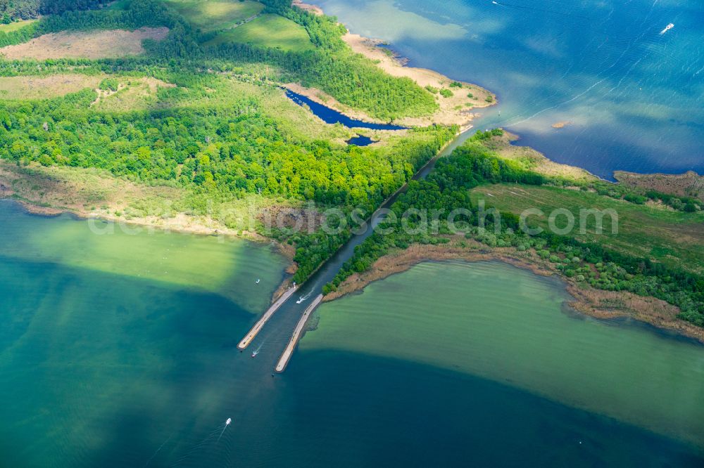 Aerial photograph Jabel - Canal course and shore areas of the connecting canal Fleesenkanal in Jabel in the state Mecklenburg - Western Pomerania, Germany