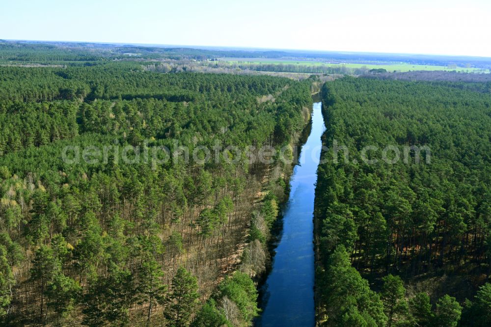 Aerial photograph Neu Kaliß - Canal course and shore areas of the connecting canal MEW Mueritz-Elde-Wasserstrasse in Neu Kaliss in the state Mecklenburg - Western Pomerania, Germany